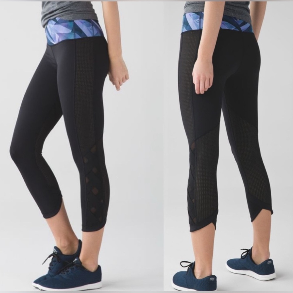Lululemon Var-City Crop Black‎ Pretty Prism Multi Capri Leggings Size 6